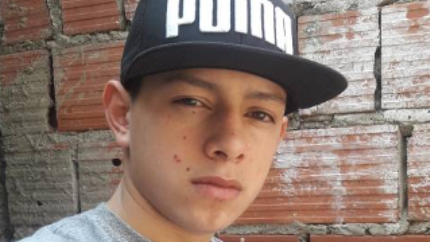 La víctima fue baleada en la vereda de su casa y murió por las graves heridas.