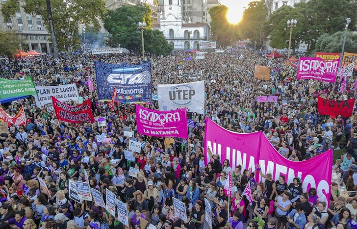 Manifestaciones en todo el país por el Día de la Mujer. La más masiva, en Plaza de Mayo.