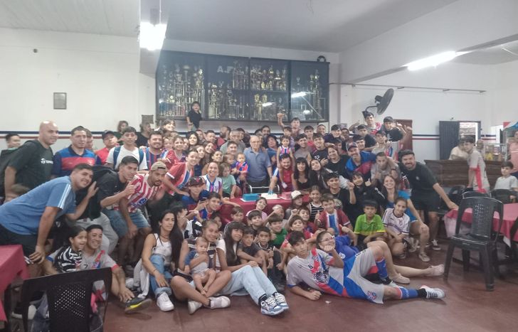 Vecinos e integrantes de la institución celebraron los 100 años del club. Un orgullo para Banfield.