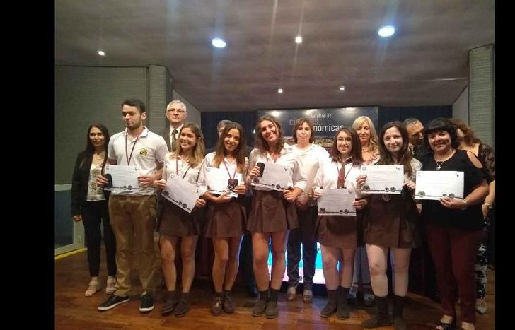 Los chicos recibieron sus premios.