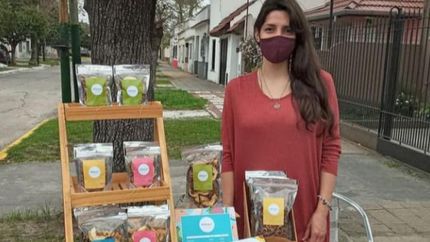 Se instalan tres puestos por fin de semana en la calle Melo.