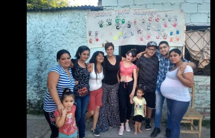 en la puerta del espacio solidario.