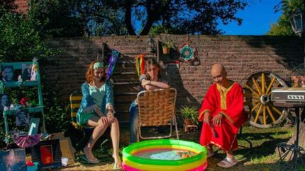 El elenco de Todo es como en una obra.