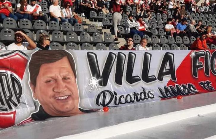 En la cancha de River sólo se colgaron banderas de Villa Fiorito.