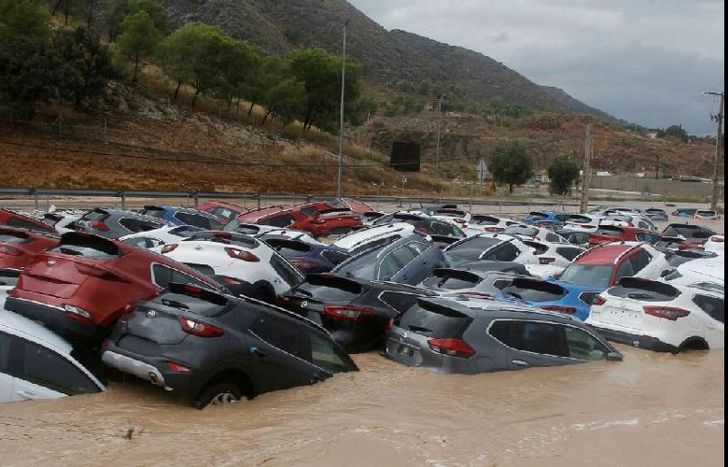 Hubo destrozos en decenas de ciudades.