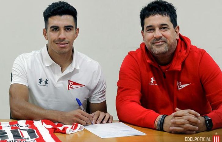 Rodríguez y su primera foto con la indumentaria del Pincha.