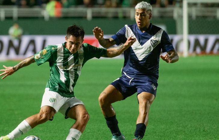 Galván engancha frente a Piñeiro.