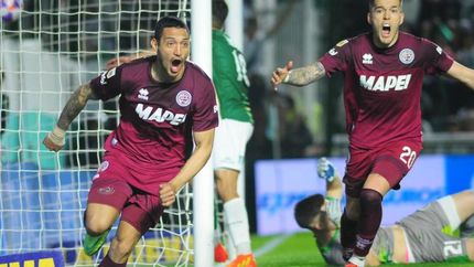 Yonathan Cabral abrió el marcador para Lanús en el Clásico del Sur.