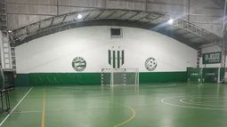 La crisis de Banfield afecta a deportes como el vóley y el handball.