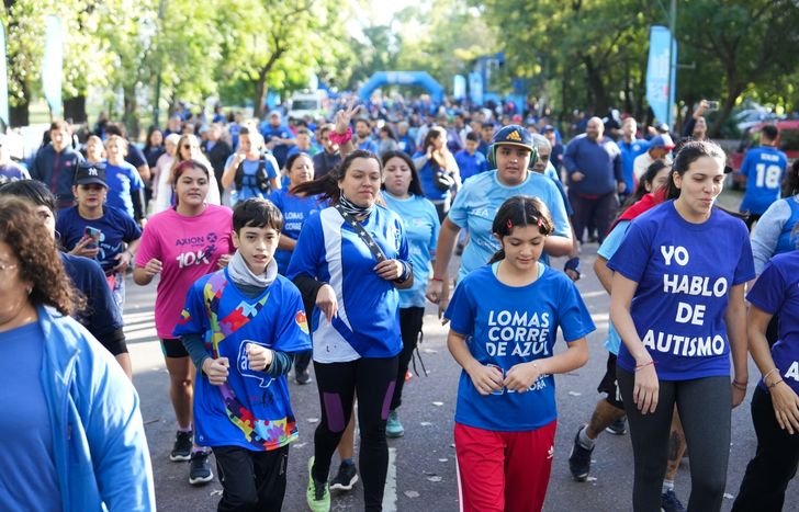 Miles de vecinos participan cada año de la maratón en Lomas.