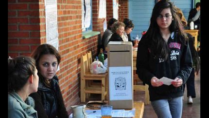 tras el reclamo de miles de jovenes, vuelven a publicar los padrones