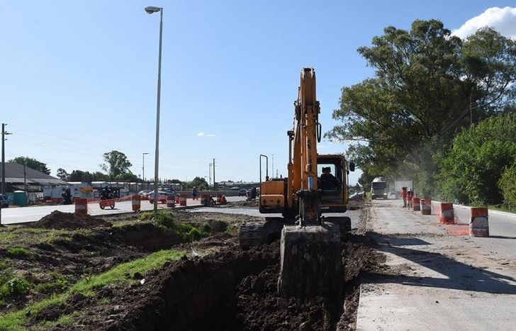 Trabajan para conectar la colectora con la calzada principal.