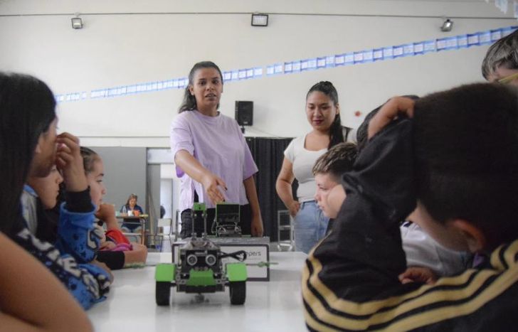 Jornada en la Primaria N°97 de Centenario.