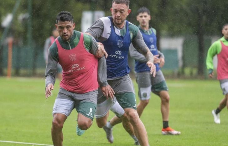 El volante respaldó a los entrenadores interinos.