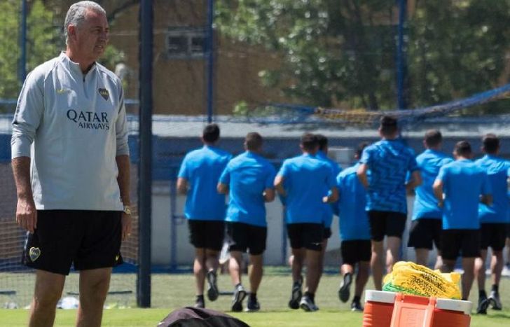 Gustavo Alfaro mete varios cambios para tratar de darle forma al nuevo Boca.