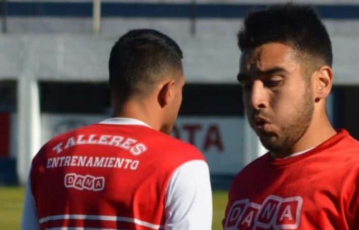 El equipo de Escalada se pone a punto en el estadio.