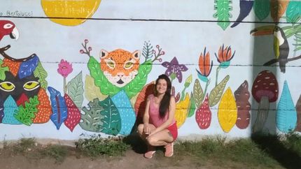 Natalia, feliz de intervenir y recuperar un espacio de su barrio. Natalia, feliz de intervenir y recuperar un espacio de su barrio.