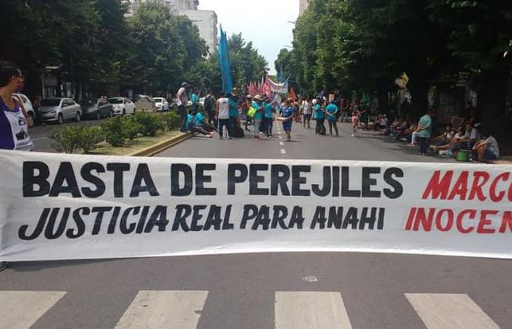 Los manifestantes cortaron la avenida 7, entre 56 y 57.