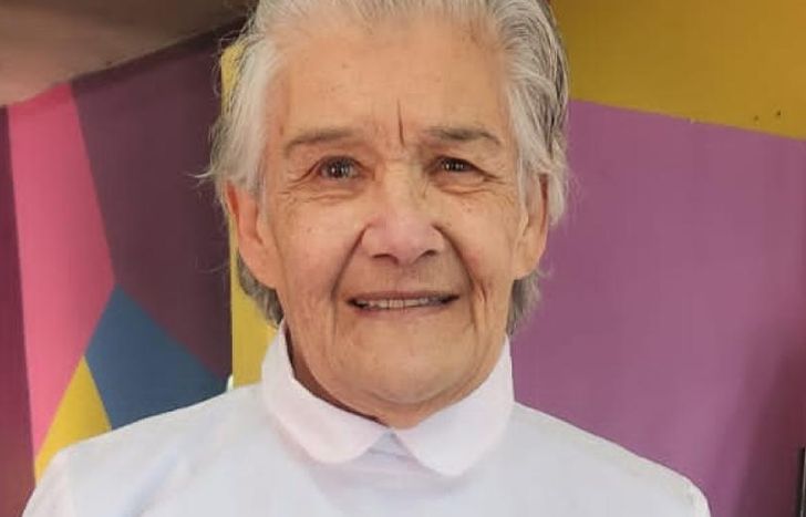 Inés ya tiene el guardapolvo listo para recibir su diploma de egresada.