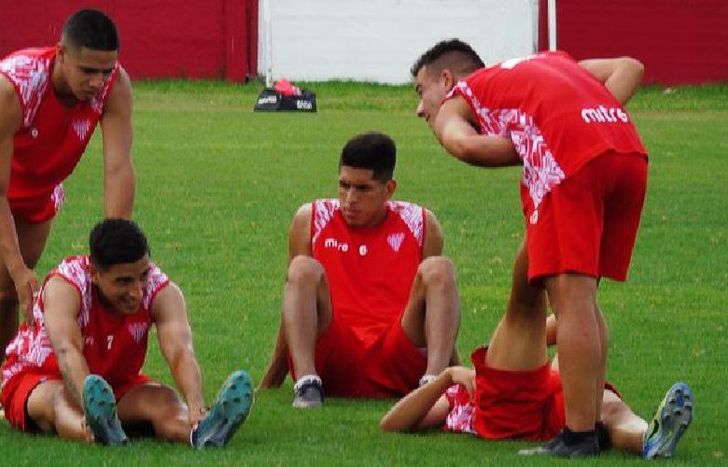 El plantel Milrayitas trabajará en el estadio a al espera de los amsitosos.