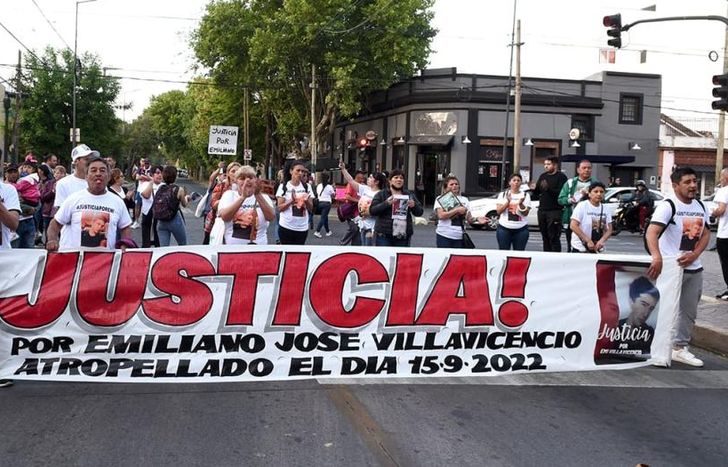 Una de las manifestaciones pidiendo justicia por el joven atropellado en Lomas.