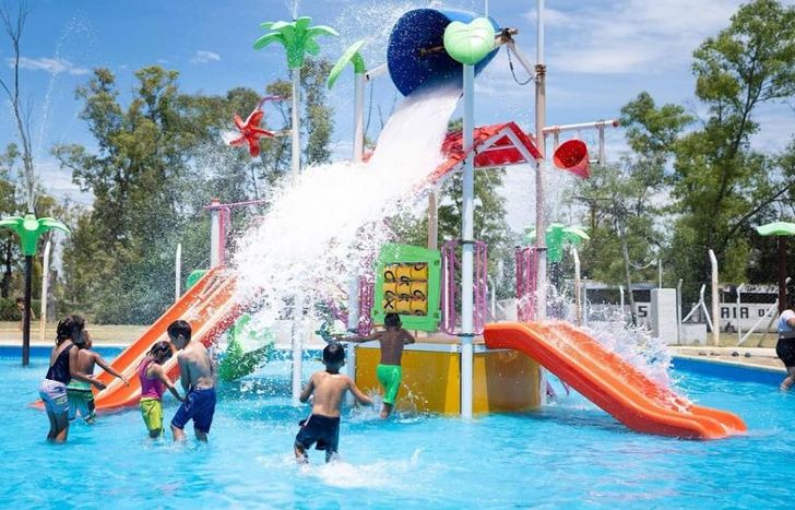 De miércoles a domingo hay jornadas de pileta en Albertina.