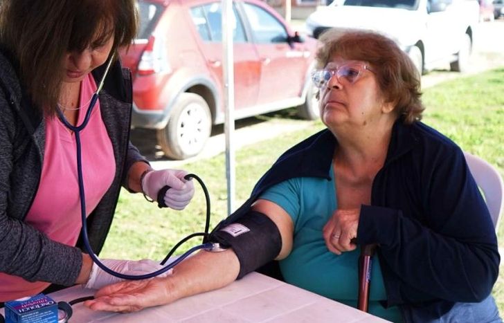 La charla será para llevar el operativo de salud al barrio.