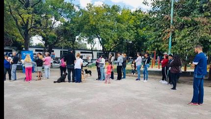 se vacunaron 180 mascotas en un encuentro que se realizó en conjunto con la delegación local.