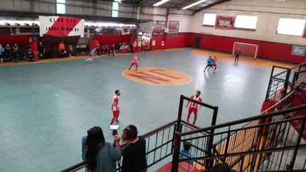 Buen arranque de Country Banfield en la Primera B.