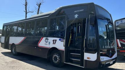La línea 562 B une Lomas con Llavallol.