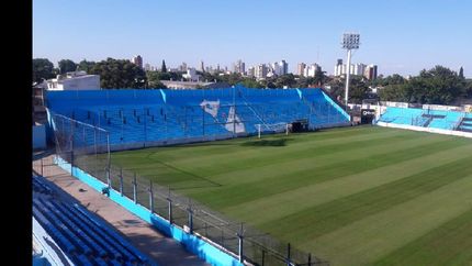 La mayor parte del estadio ya fue pintada. La mayor parte del estadio ya fue pintada.