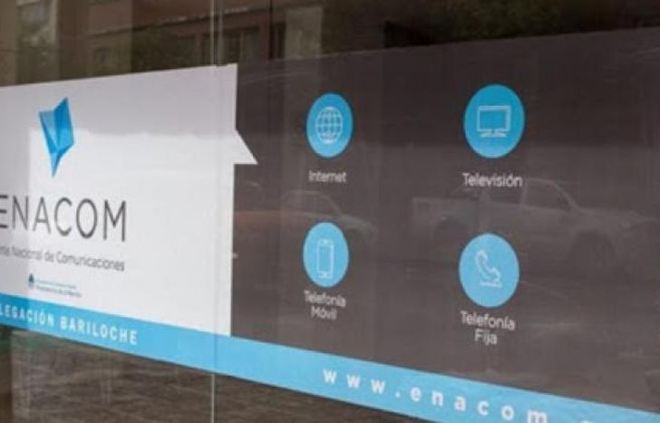 Enacom sancionó a Telecom; Claro y Telefónica reintegrarán.