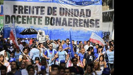 docentes bonaerenses exigen respuestas al ministerio de trabajo