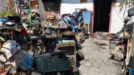 Así estaba el frente de la casa tras el incendio. Así estaba el frente de la casa tras el incendio.