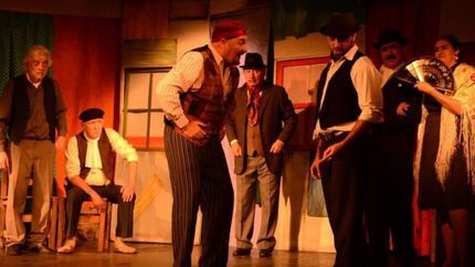 Nicolau homenajeó a Vacarazza con su obra en el Teatro Municipal.