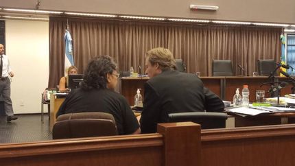 Diario La Unión | Silvia Pérez Vilor, madre de Anahí, junto al abogado Guillermo Bernard Krizan.