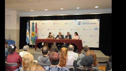 el lanzamiento del programa clubes saludables se llevó a cabo en el salón eva perón del palacio municipal.