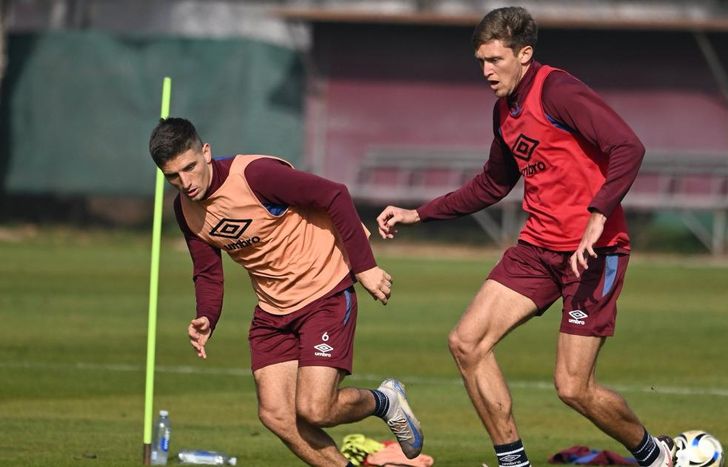 Primera práctica de Castillo en Lanús.