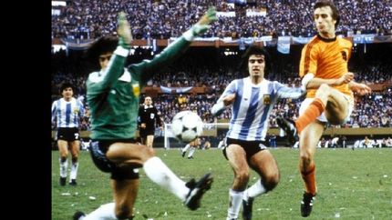 fallecio rob rensenbrink, autor del gol 1000 de la historia de los mundiales