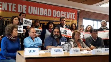los docentes denuncian que la provincia envio notificaciones para disciplinarlos