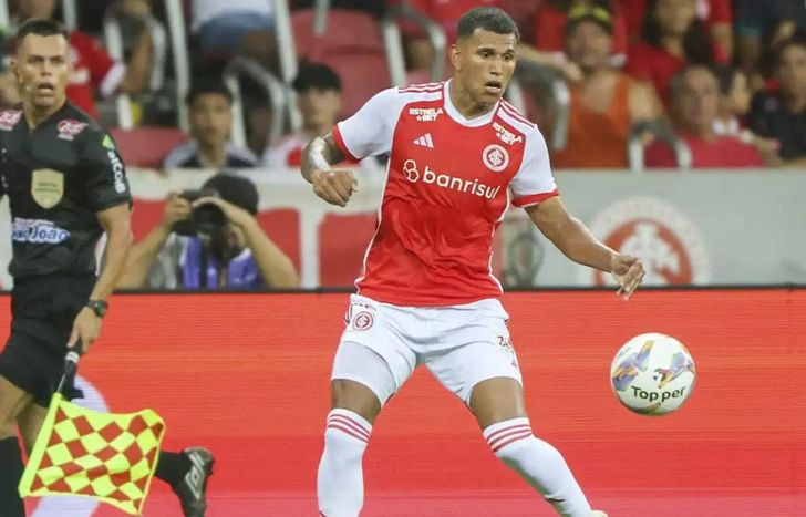 Lanús reclama por el pase de Aguirre.