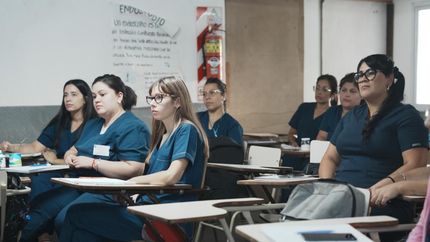 en lomas, forman enfermeros de forma gratuita desde hace 38 anos