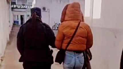 La joven estaba prófuga de la Justicia de Lomas.