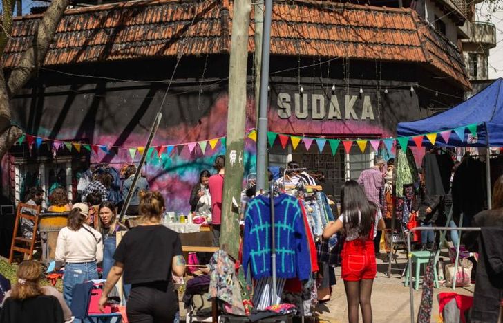 La Feria Sudaka, en plena calle.