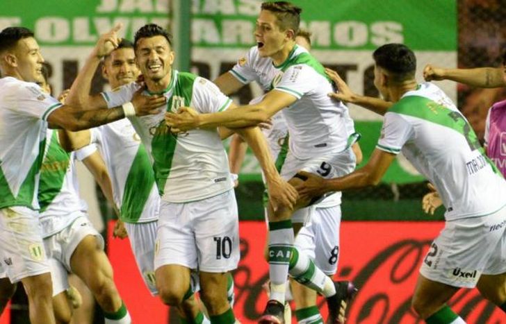 Todos con el 10, autor de un verdadero golazo.