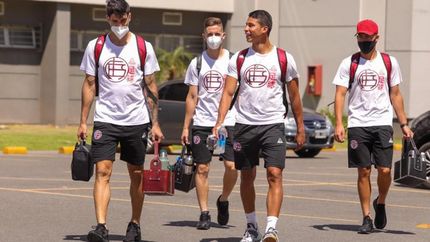 Lanús partió luego del entrenamiento del mediodía. Lanús partió luego del entrenamiento del mediodía.