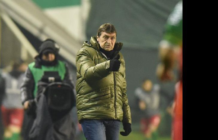 Falcioni analiza variantes para enfrentar al Pirata en Córdoba.