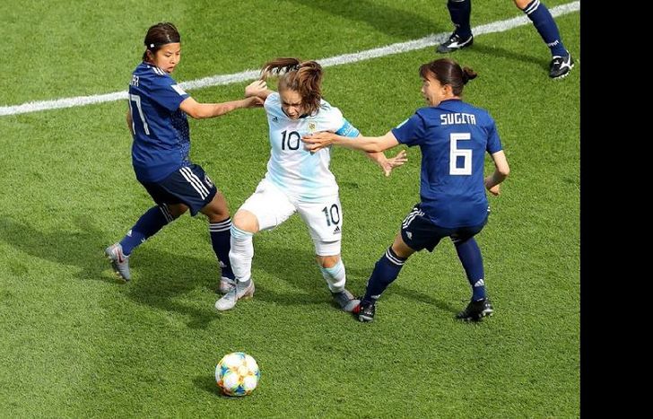 Estefanía Banini resultó la jugadora más clara del seleccionado argentino