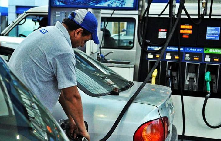 Las naftas y el gasoil tendrán una variación en sus precios de entre el 3% y 4% desde mañana.
