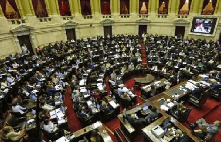 Buscan emitir el martes dictamen de comisión.